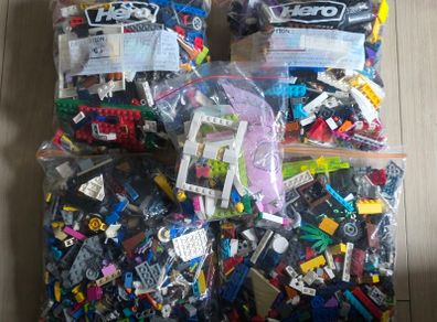 4 bags of random lego pieces