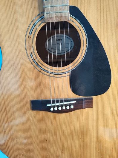 Yamaha F310 acoustic guitar