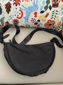Ladies black crossbody bag