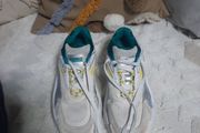 vintage style puma runners