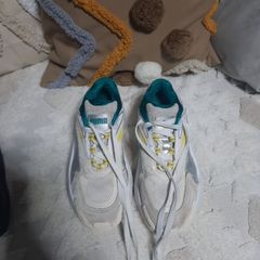 vintage style puma runners