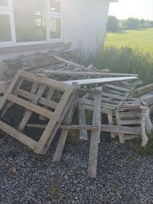 Free wood.