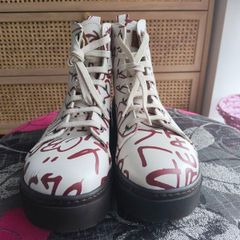 ART  boots