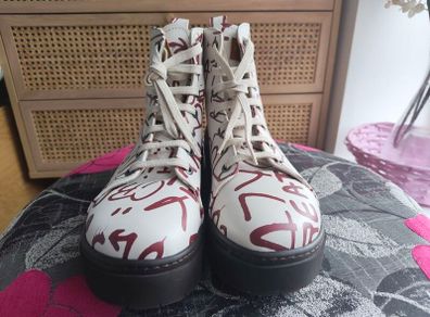 ART  boots