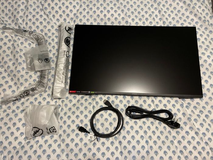 Iiyama 27" 1440p Monitor + Monitor Arm