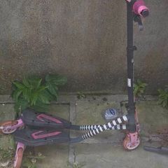 Flicker and scooter