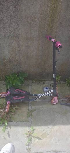Flicker and scooter