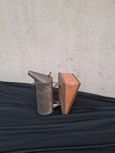 Bee smoker tool postage possible