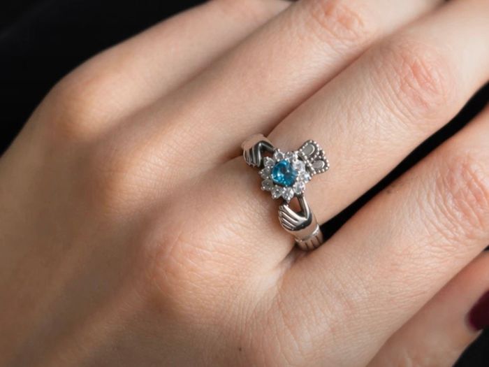 Solvar 925 Sterling Silver Claddagh Ring, Blue & Clear Zirconia. Size L