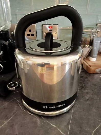 Russell Hobbs Distinctions 1.5L Cordless Electric Kettle