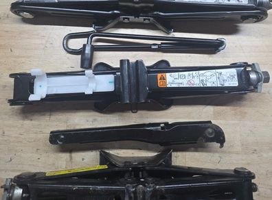 Set of car scissors jacks