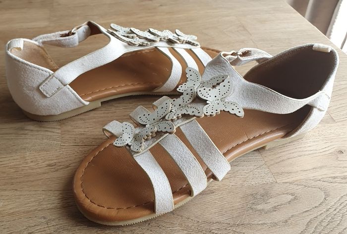 New Beautiful H&M Suede & Leather Butterfly Sandals UK 10