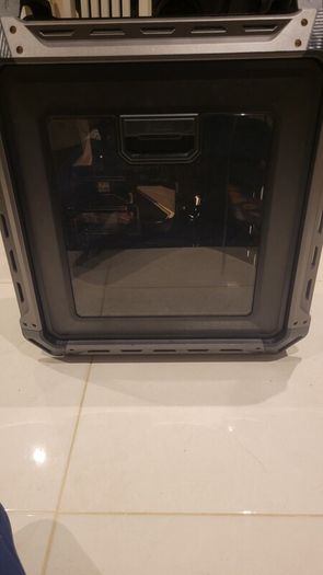 2 PC Cases and motherboard Z390 Designare