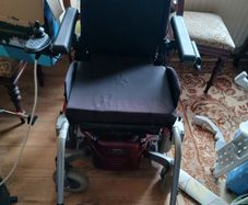 Electric wheelchair