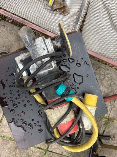 Angle grinder/ wet stone polisher