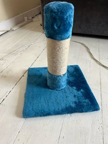 Cat scratching post