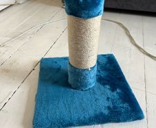 Cat scratching post