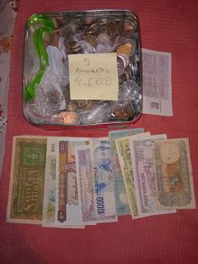 4.600kg.coins and 9 banknotes