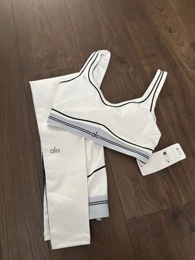Alo Yoga Gym Set