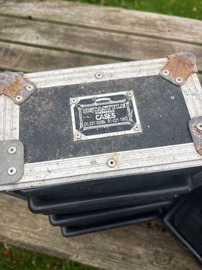 Aluminium framed carrying case
