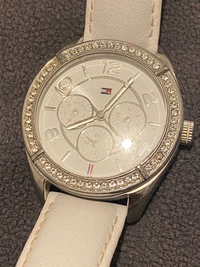 tommy hilfiger watch