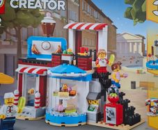lego creator 31077 modular sweet surprises