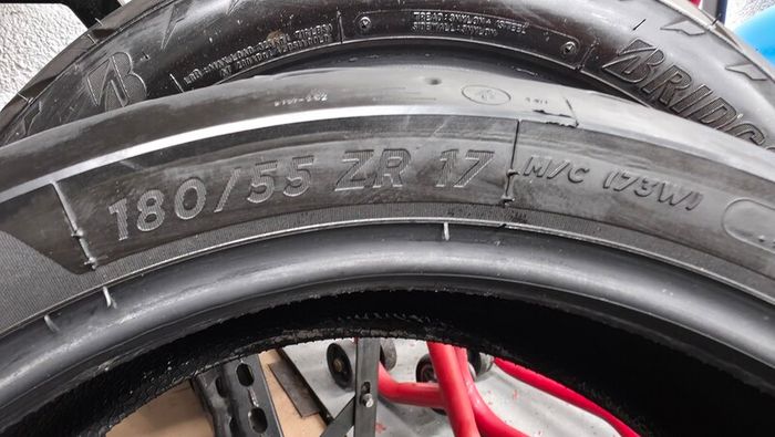 Michelin Road 5 180/55/17
