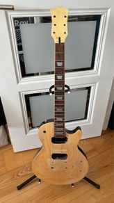 Les Paul style guitar