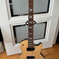 Les Paul style guitar