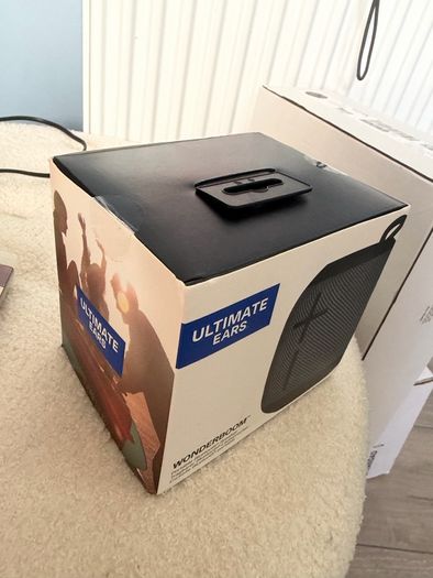 Ultimate ears waterproof bluetooth speaker (new)