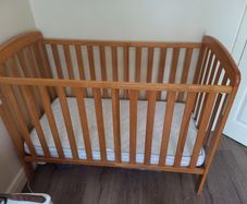 Cot and travel cot