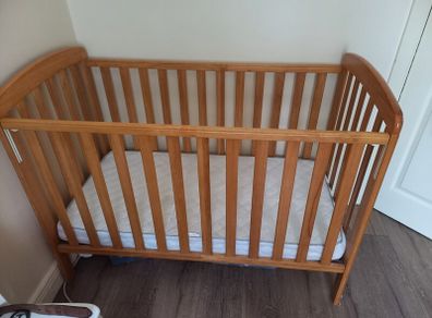 Cot and travel cot