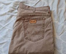 Wrangler texas stretch cotton jeans Size 38/32 zip fly Sand In good condition