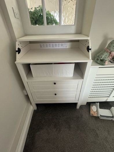 baby changing table
