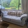 2 matching couches Image 4