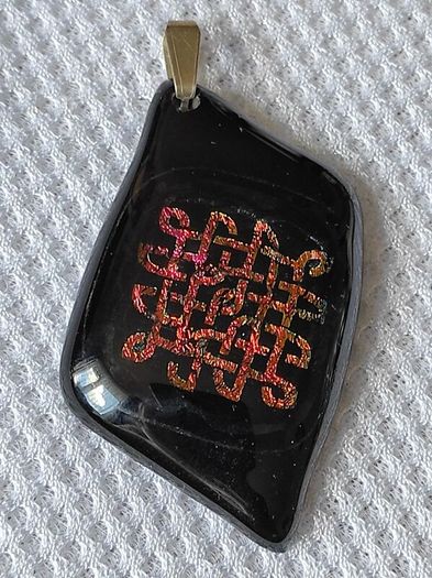 Dichoric glass pendant