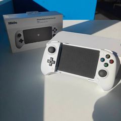 8Bitdo Ultimate Mobile Gaming Controller