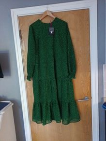 V by  Very Animal Print  Green Dress.  S.20.   B.N.W.T