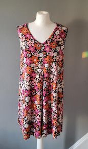 Yours pink & orange floral sleeveless swing top, Size 20