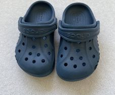 Navy blue child's crocs Size  C 7