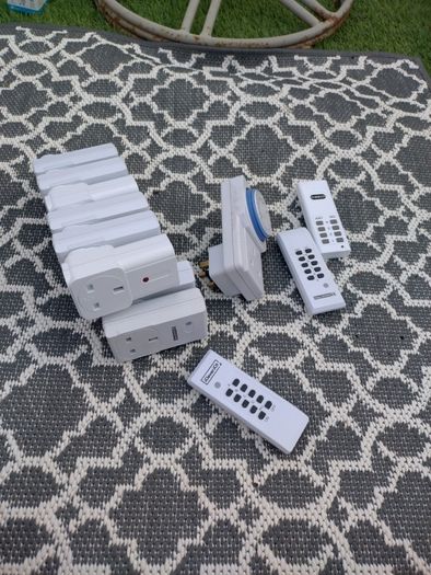 lots of remote and timer plugs