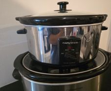 Set of slowcookers
