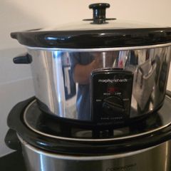 Set of slowcookers