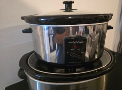 Set of slowcookers