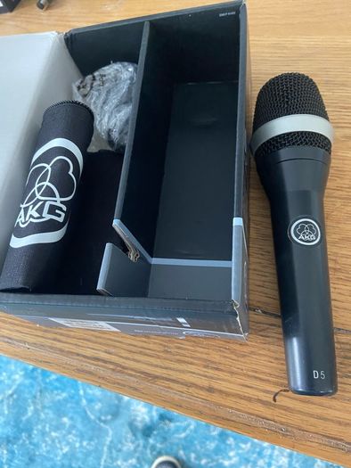 Akg D5