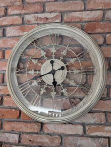 Large wall clock