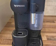 Nespresso De'Longhi Lattissima One coffee machine
