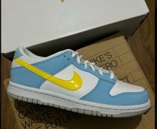 Nike shoes size 4