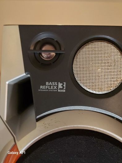 Sony Micro Hifi System Model CMT-CP1, Radio, CD and Tape with Two Philips Speakers Model FWB-C355-01 in excellent condition