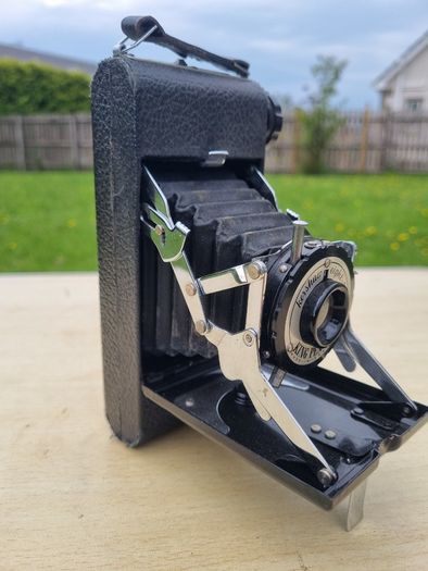 Vintage Kershaw eight-20 King Penguin folding camera